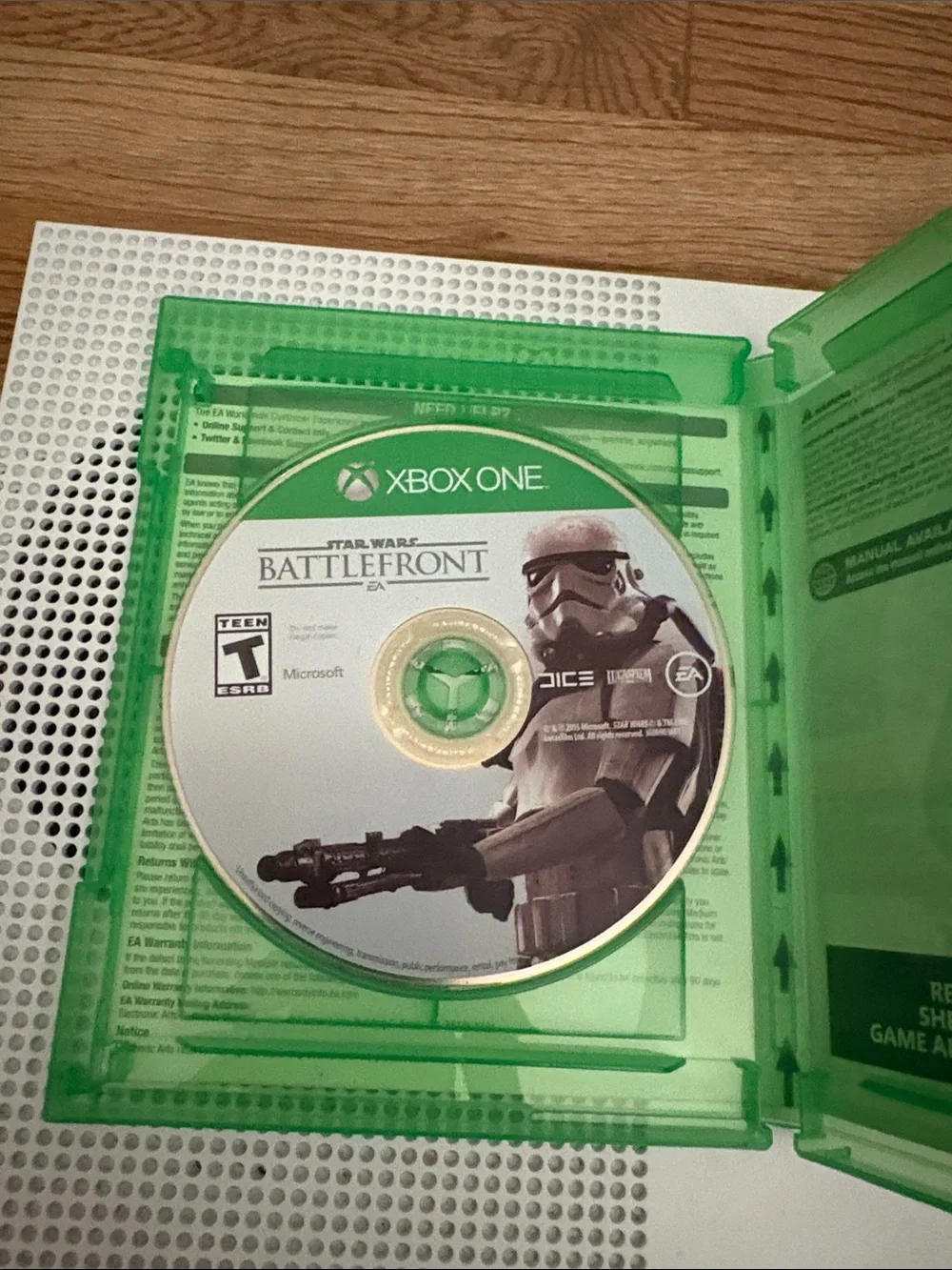 Xbox One S Used In Perfect Condition Comes With Games +CDs